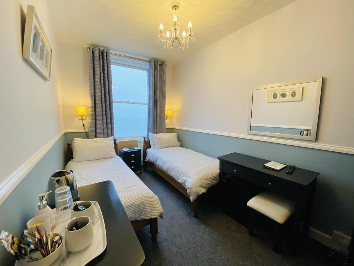 The Angove - Adults Only 3*
