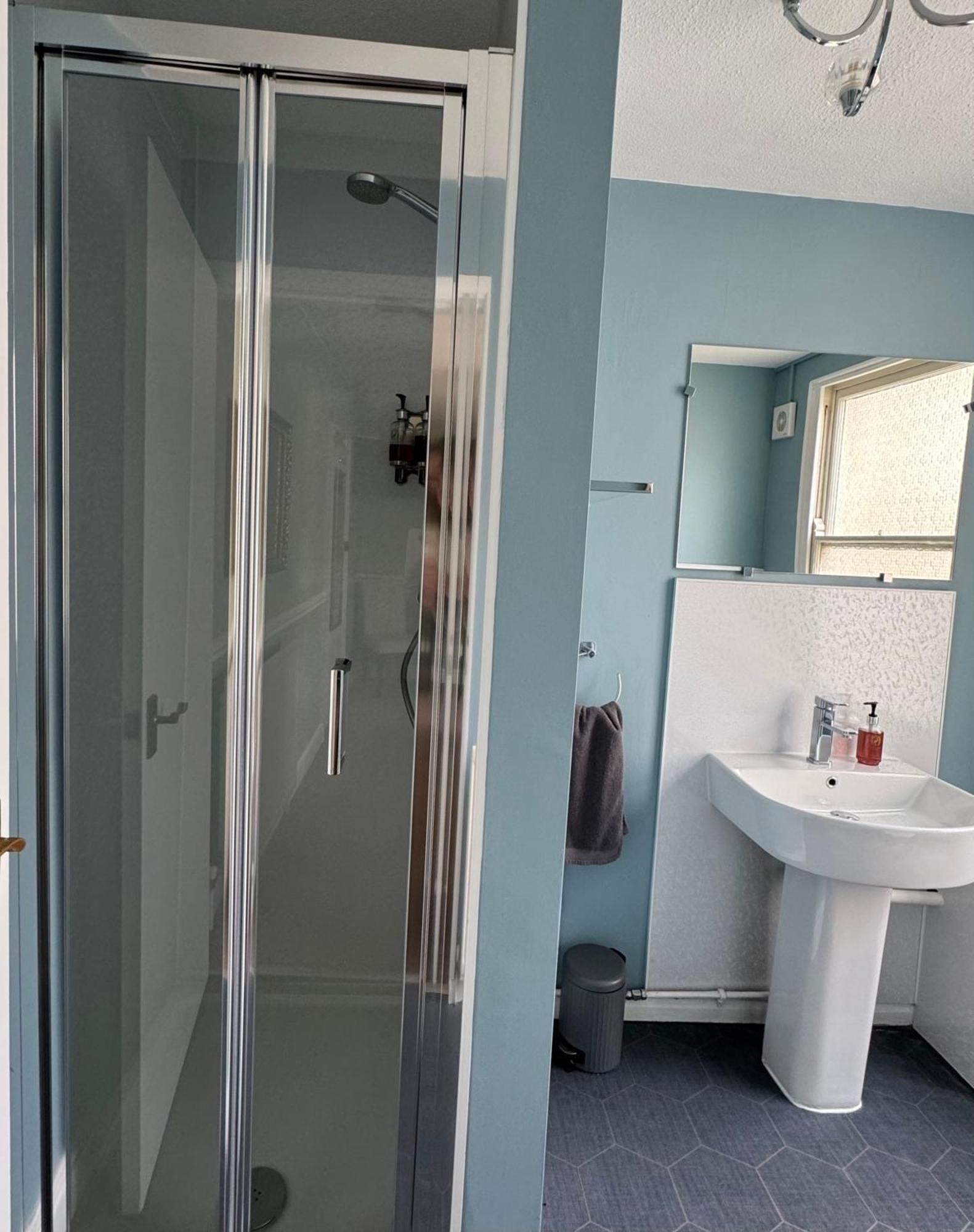 The Angove - Adults Only 3*